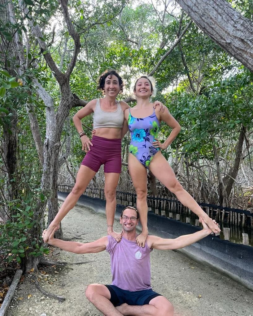 Acroyoga en La Casa del Acroyoga